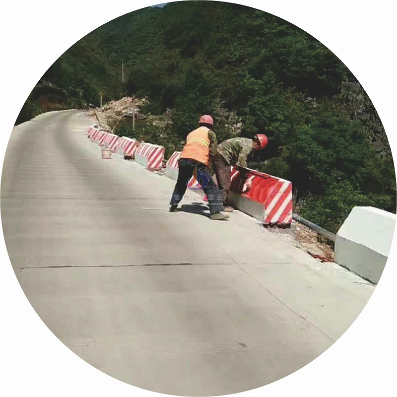 防撞護(hù)護(hù)欄模板-防撞墩