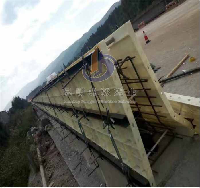 防撞護(hù)欄塑料模板廠3