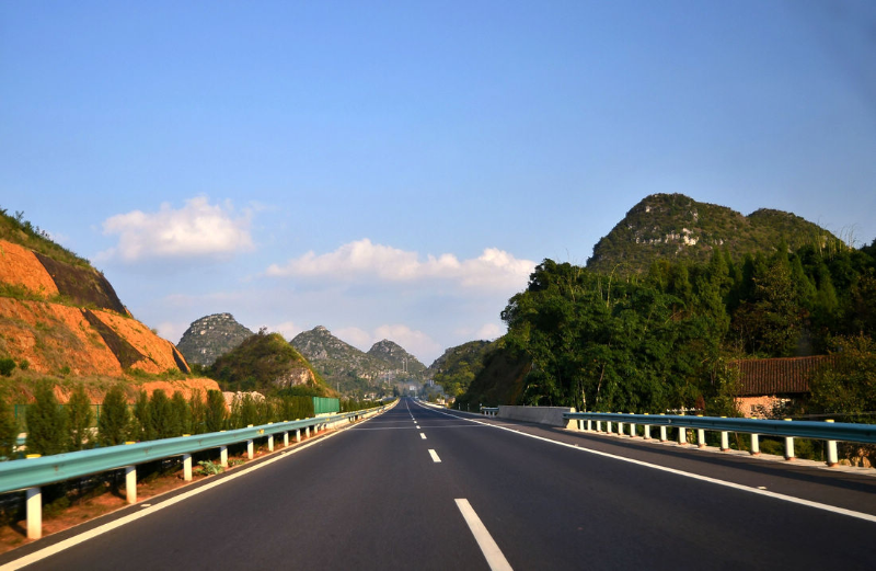 高速公路建設(shè)的重要性1-1022