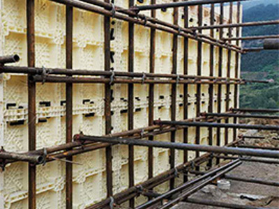 平面塑料模板優(yōu)點是什么?鼎駿塑料模板小編為你解答