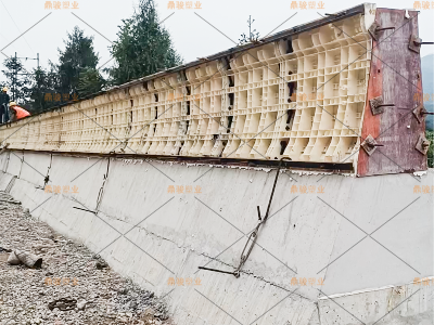 防撞護欄塑料模板