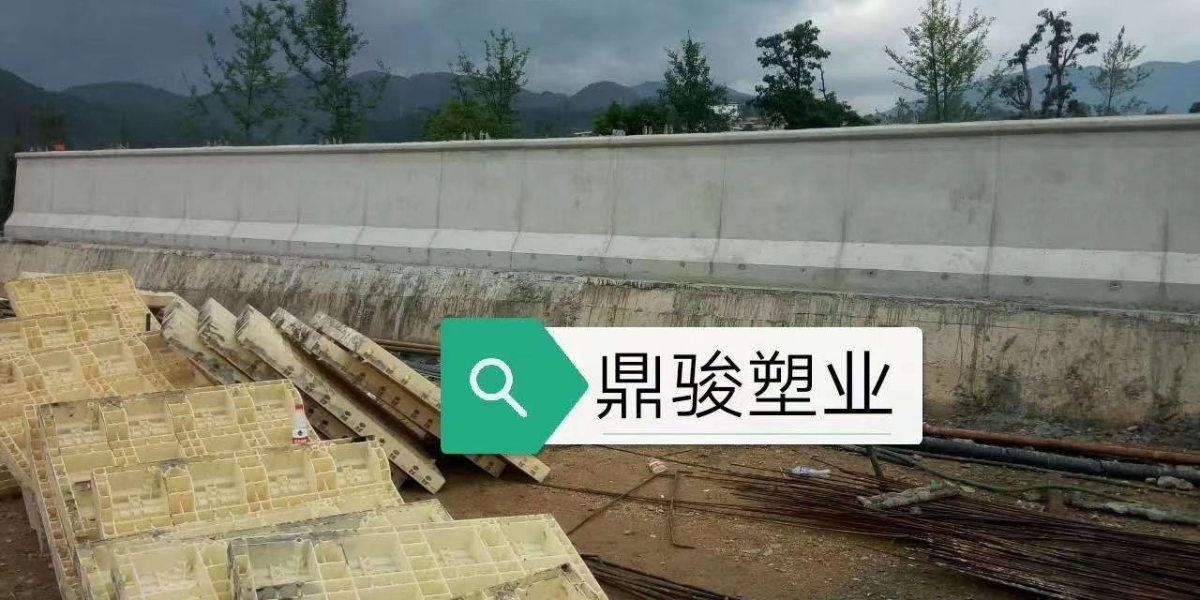 防撞墻護(hù)欄鋼模板